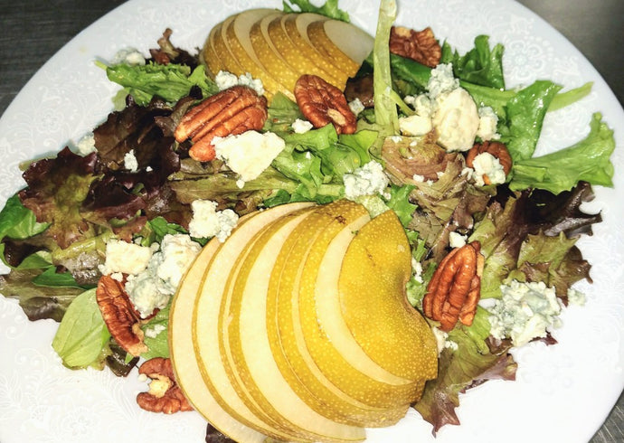 Pear Salad With Pecans, Blue Cheese And Maple Dressing